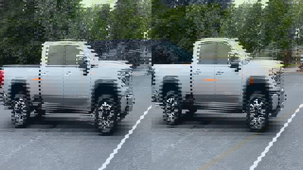 2024 Gmc Sierra HD Denali photo 3