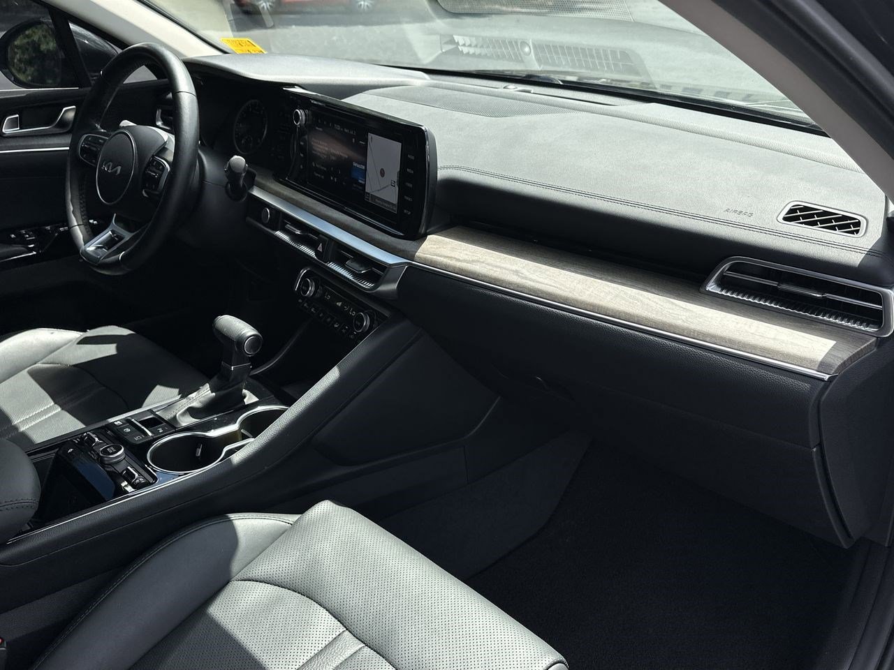 2024 Kia K5 EX - Photo 30