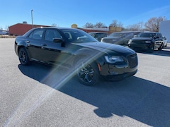 New 2023 Chrysler 300 TOURING Sedan for sale in Harrisburg, IL