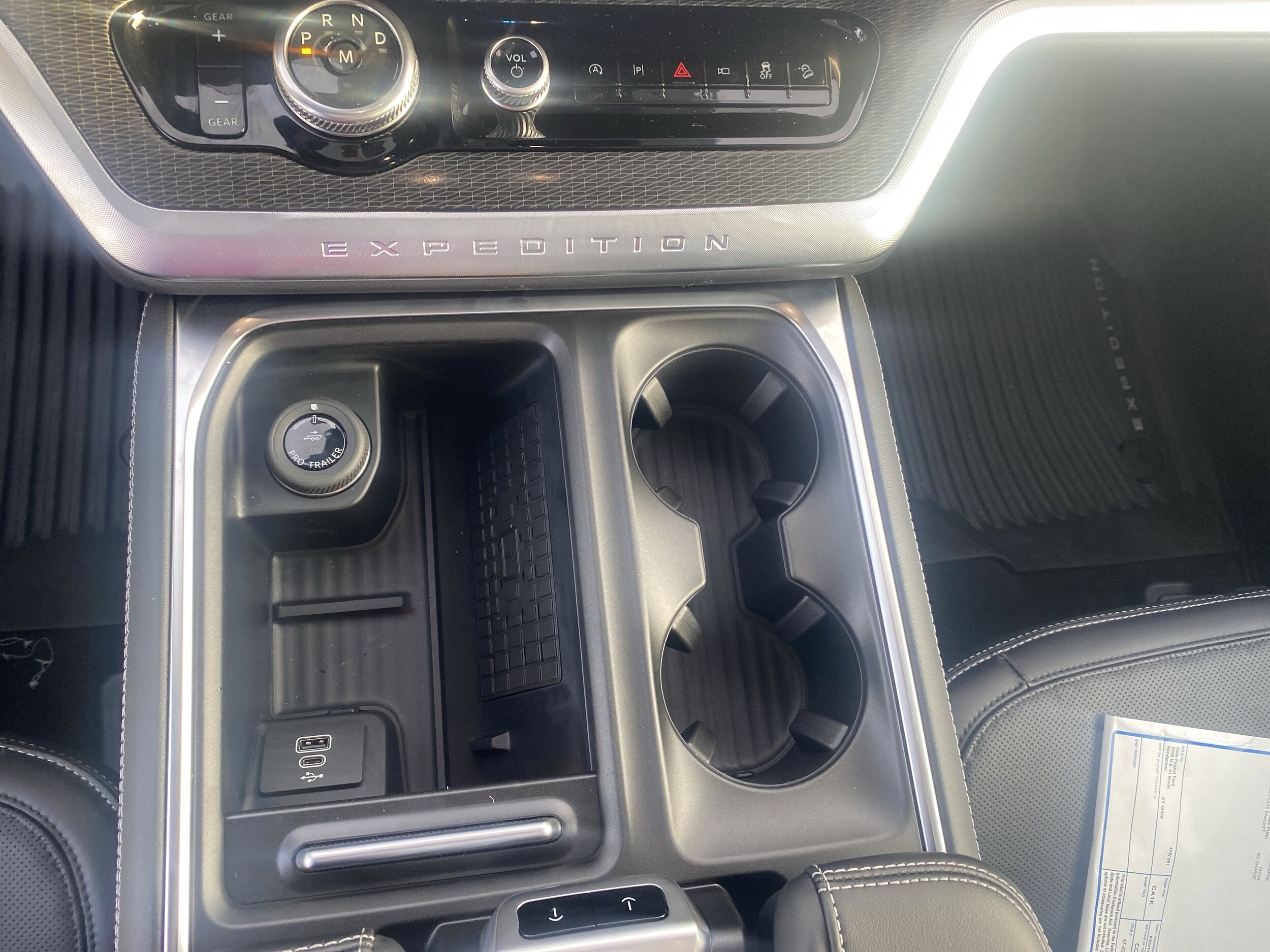 2025 Ford Expedition Platinum - Photo 16