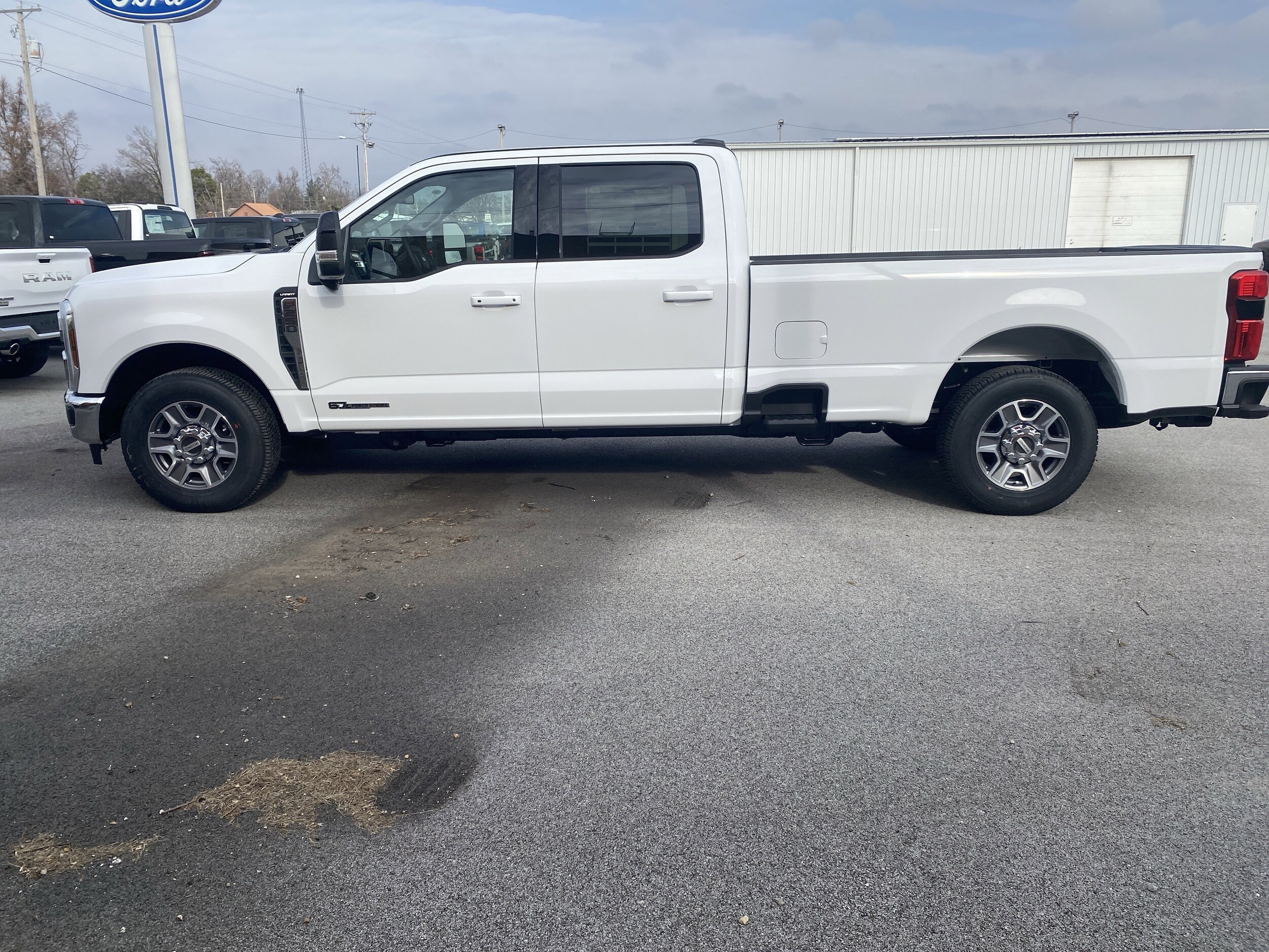 2026 Ford F-250 Lariat photo 4