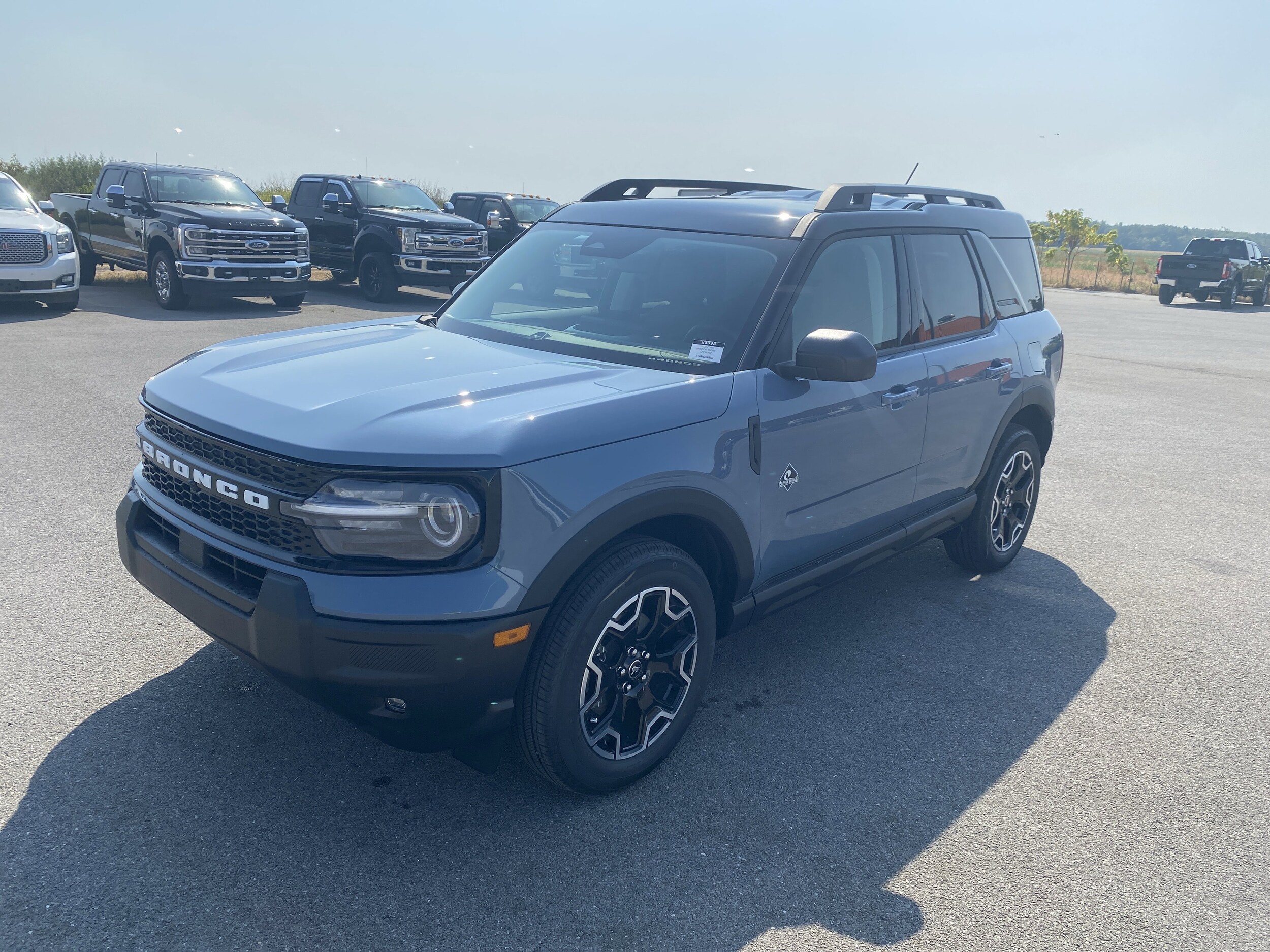 2025 Ford Bronco Sport Outer Banks photo 3