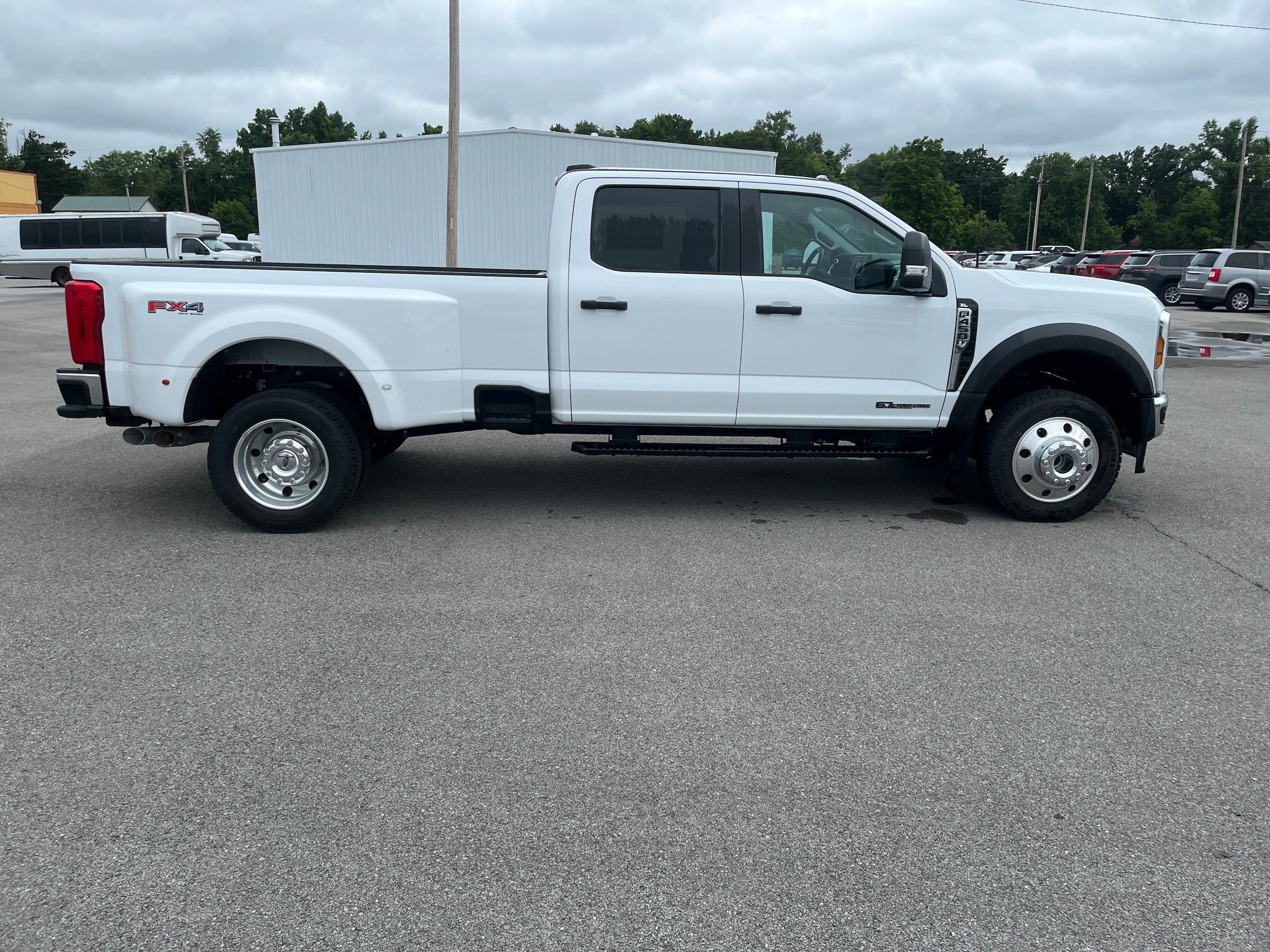 2026 Ford F-450 Super Duty XL - Photo 9