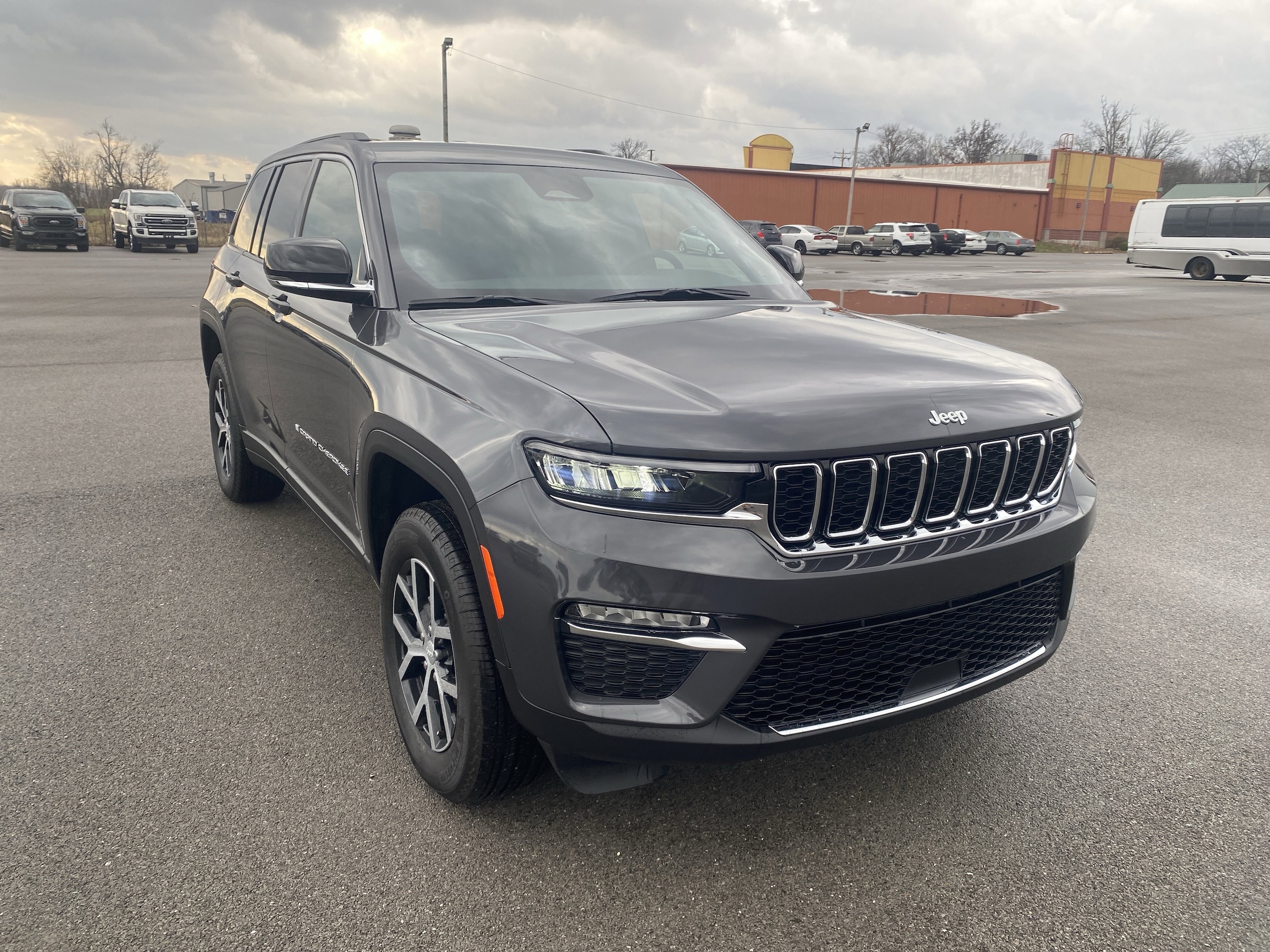 2025 Jeep Grand Cherokee Limited's photo