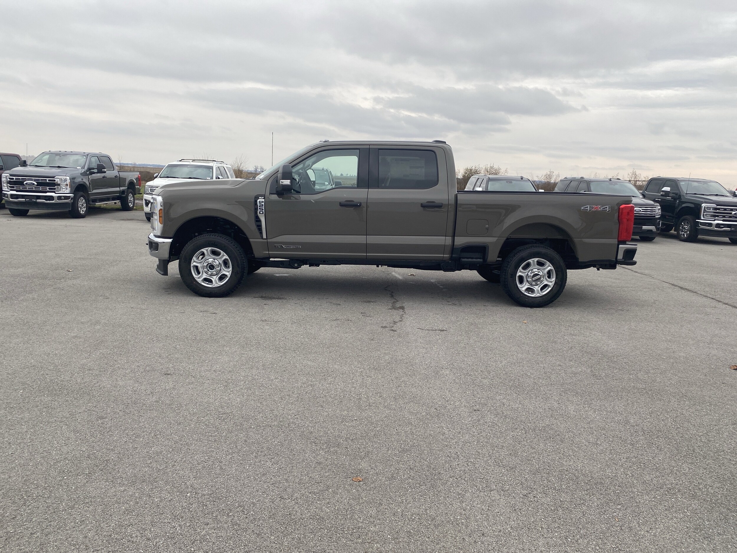 2026 Ford F-250 XLT photo 4