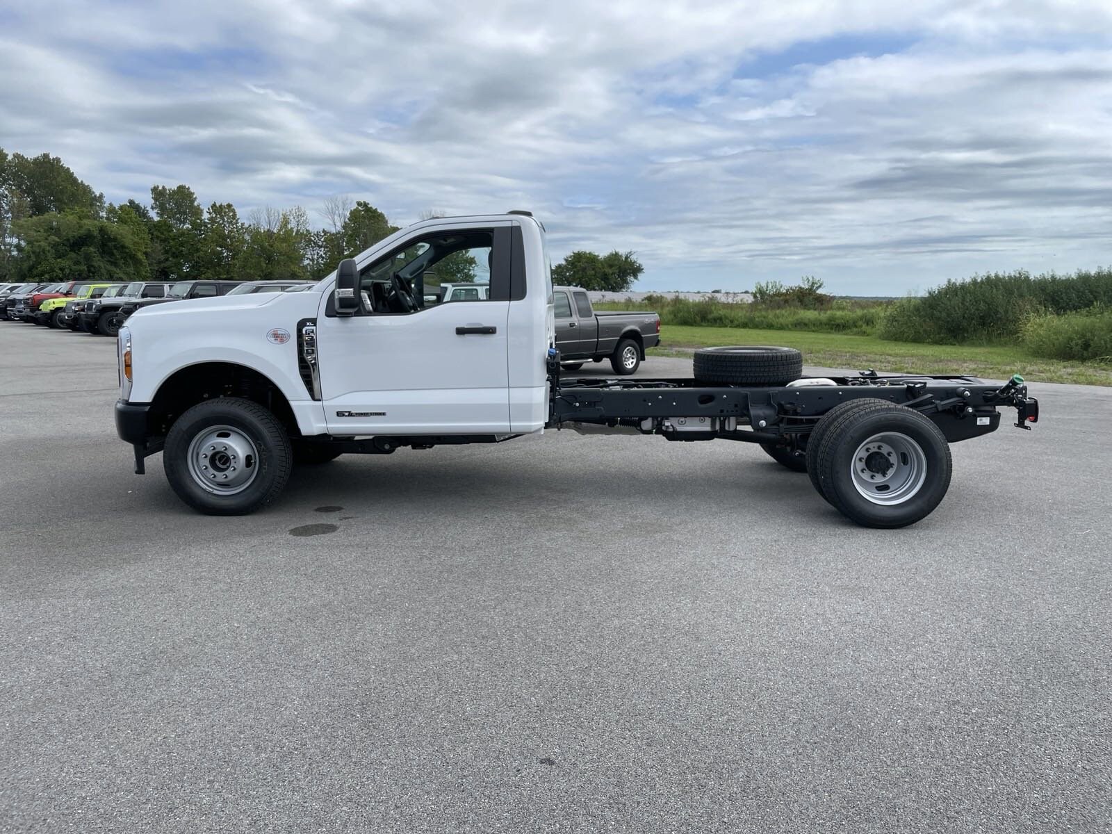 2024 Ford F-350 XL photo 4