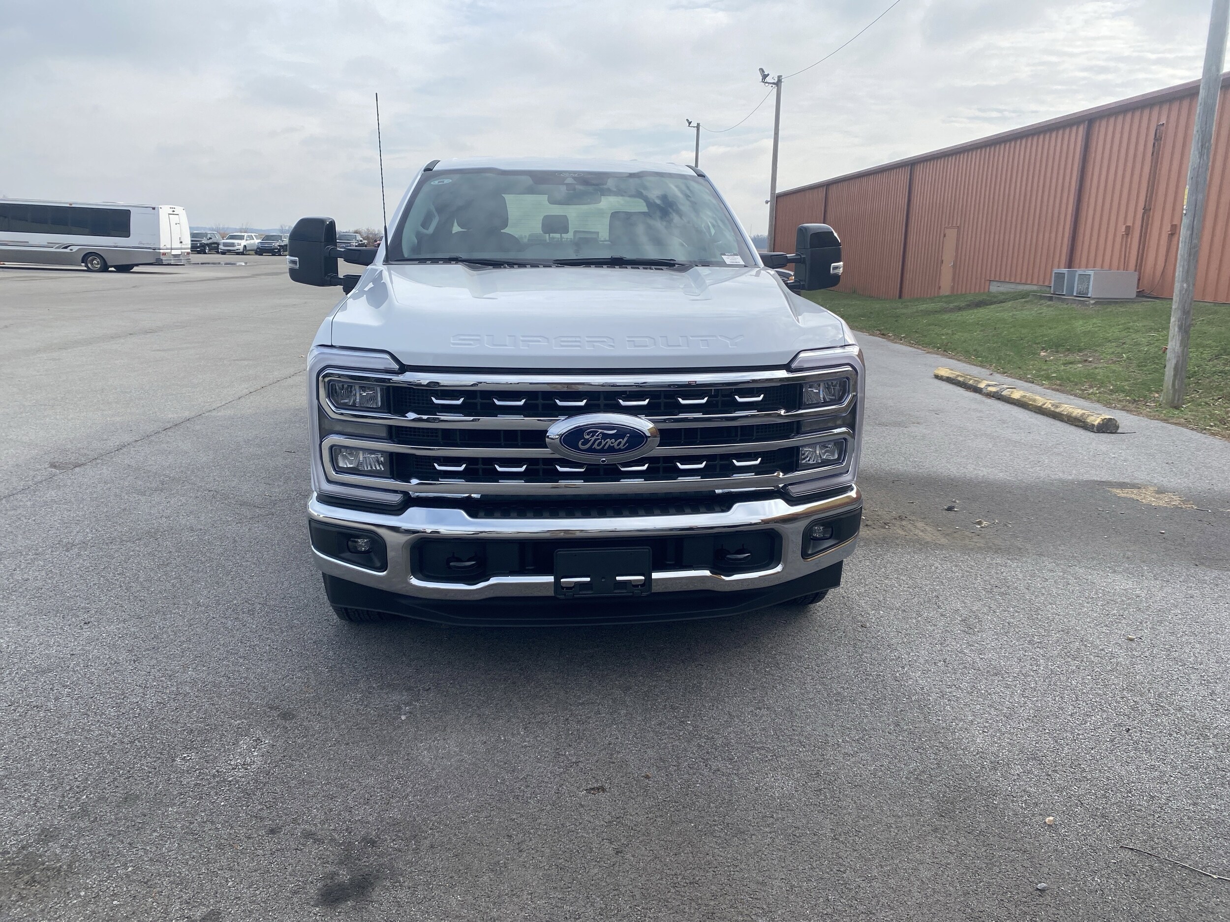 2026 Ford F-250 Lariat photo 2