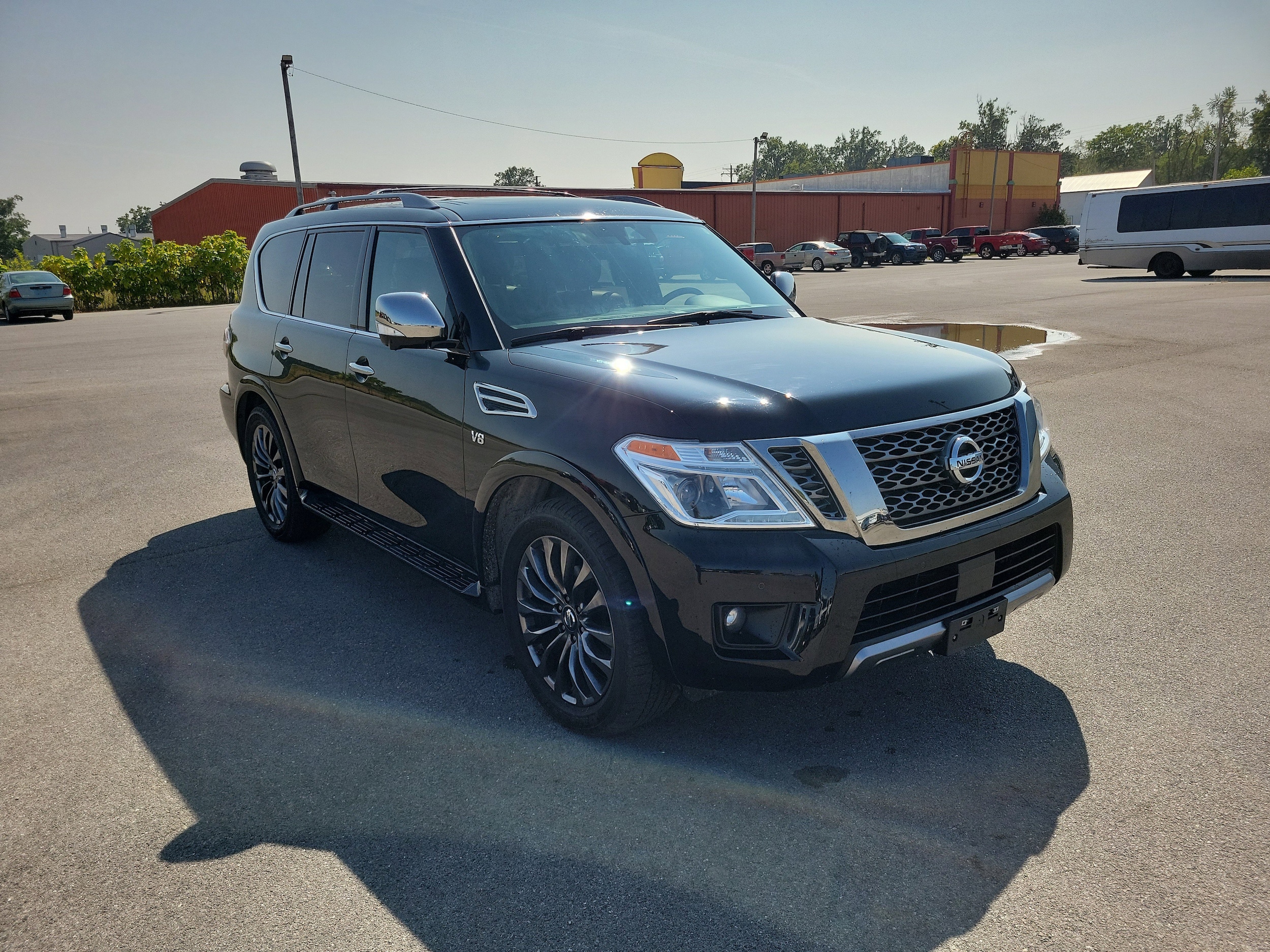 2020 Nissan Armada Platinum's photo