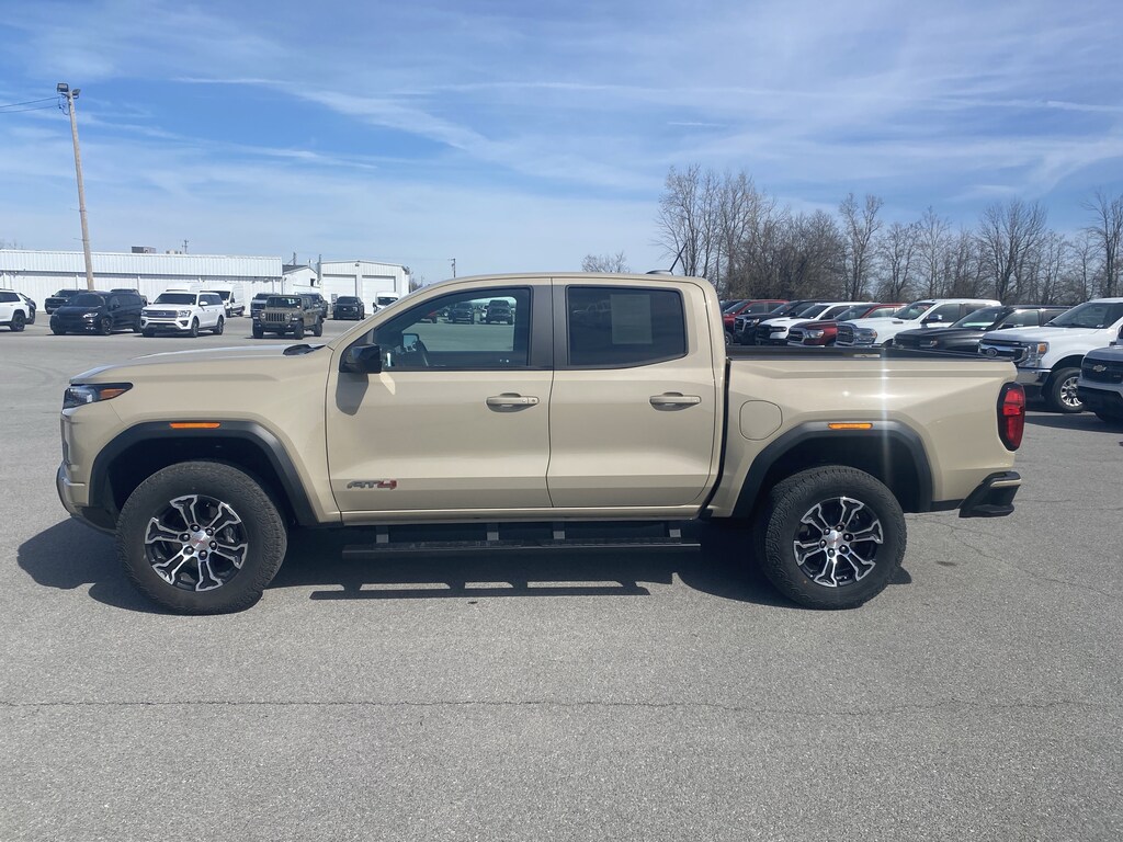 Used 2024 GMC Canyon 4WD AT4 4WD Crew Cab AT4