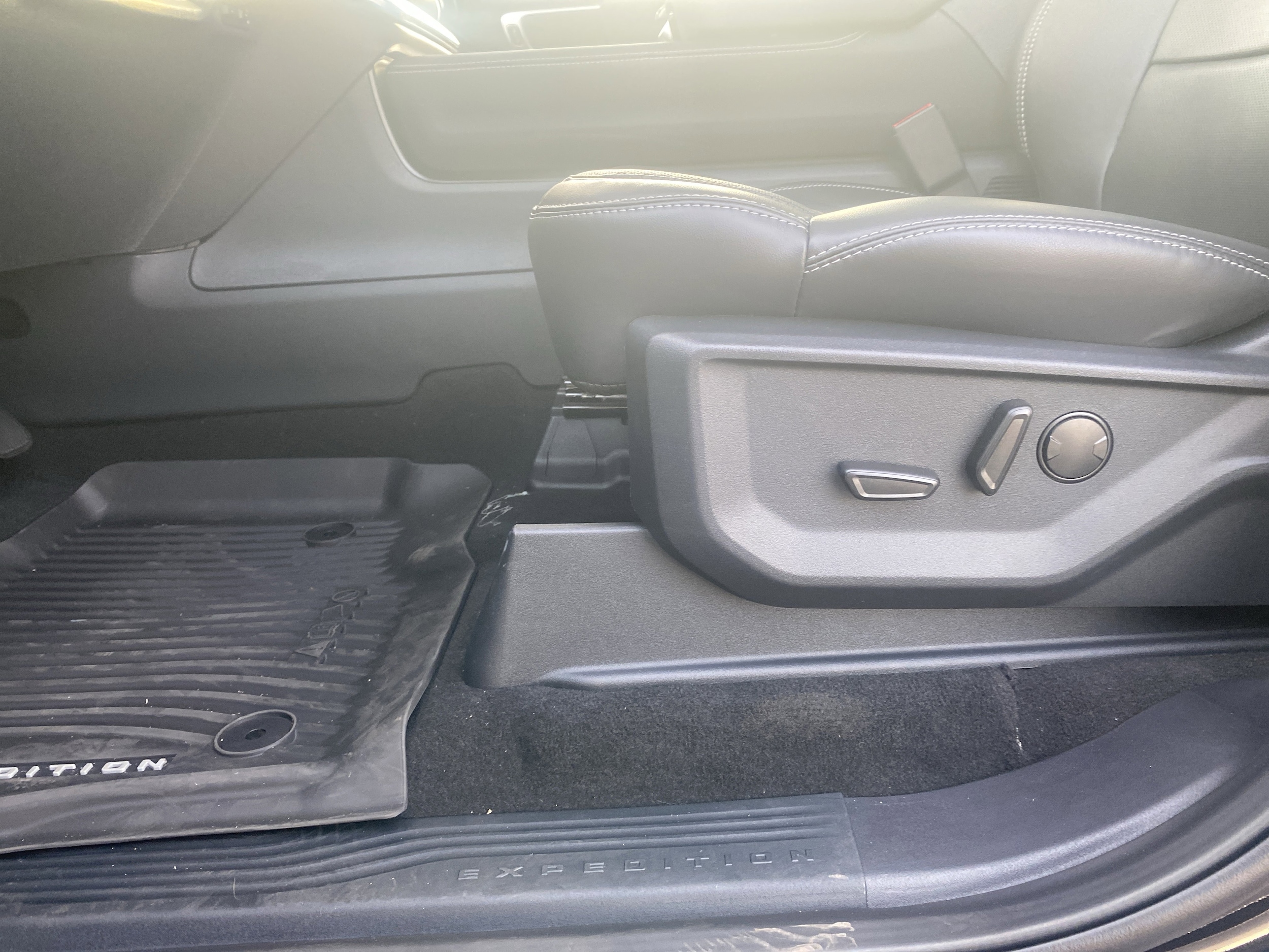 2025 Ford Expedition Platinum - Photo 10