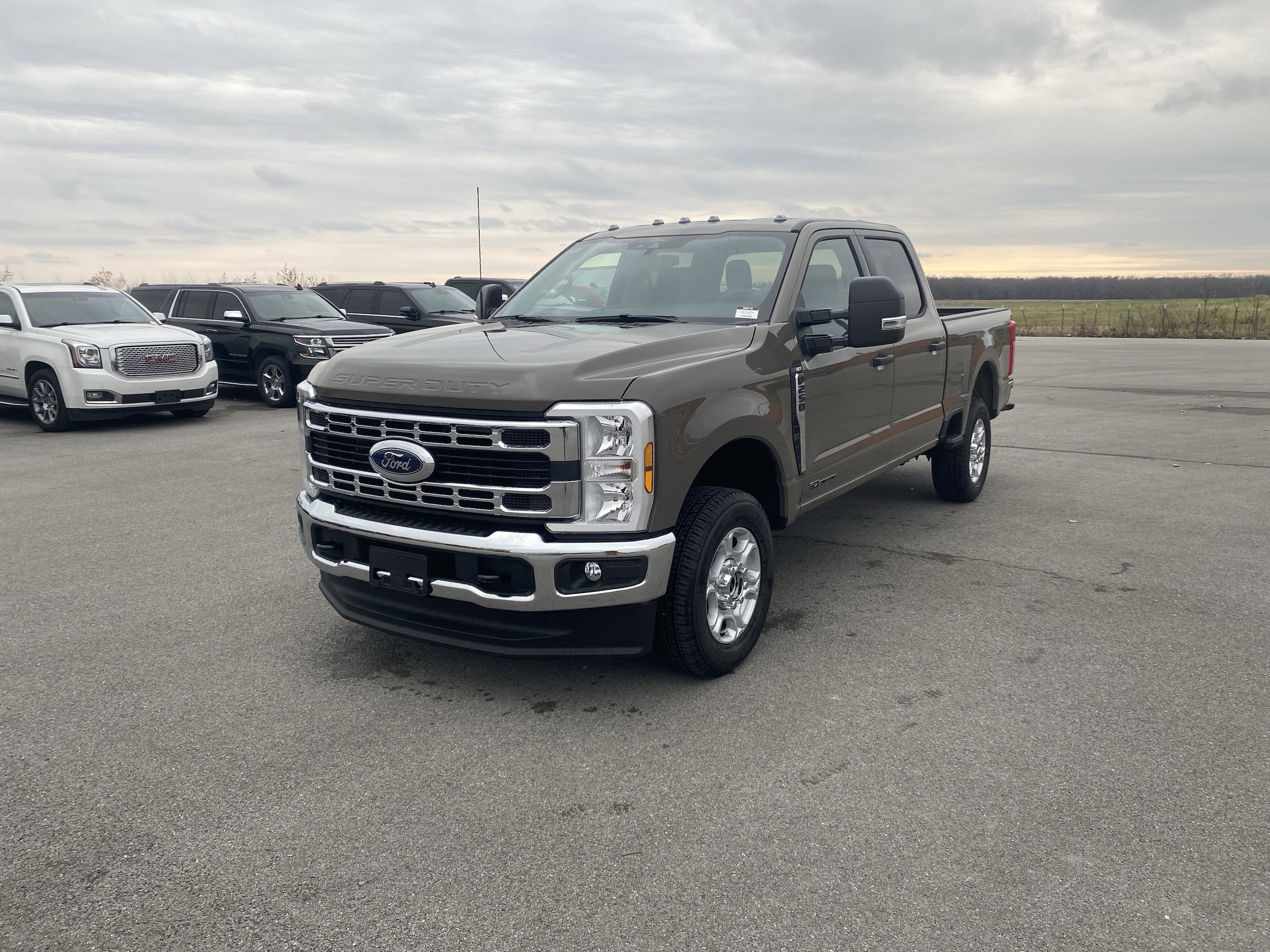 2026 Ford F-250 XLT photo 3