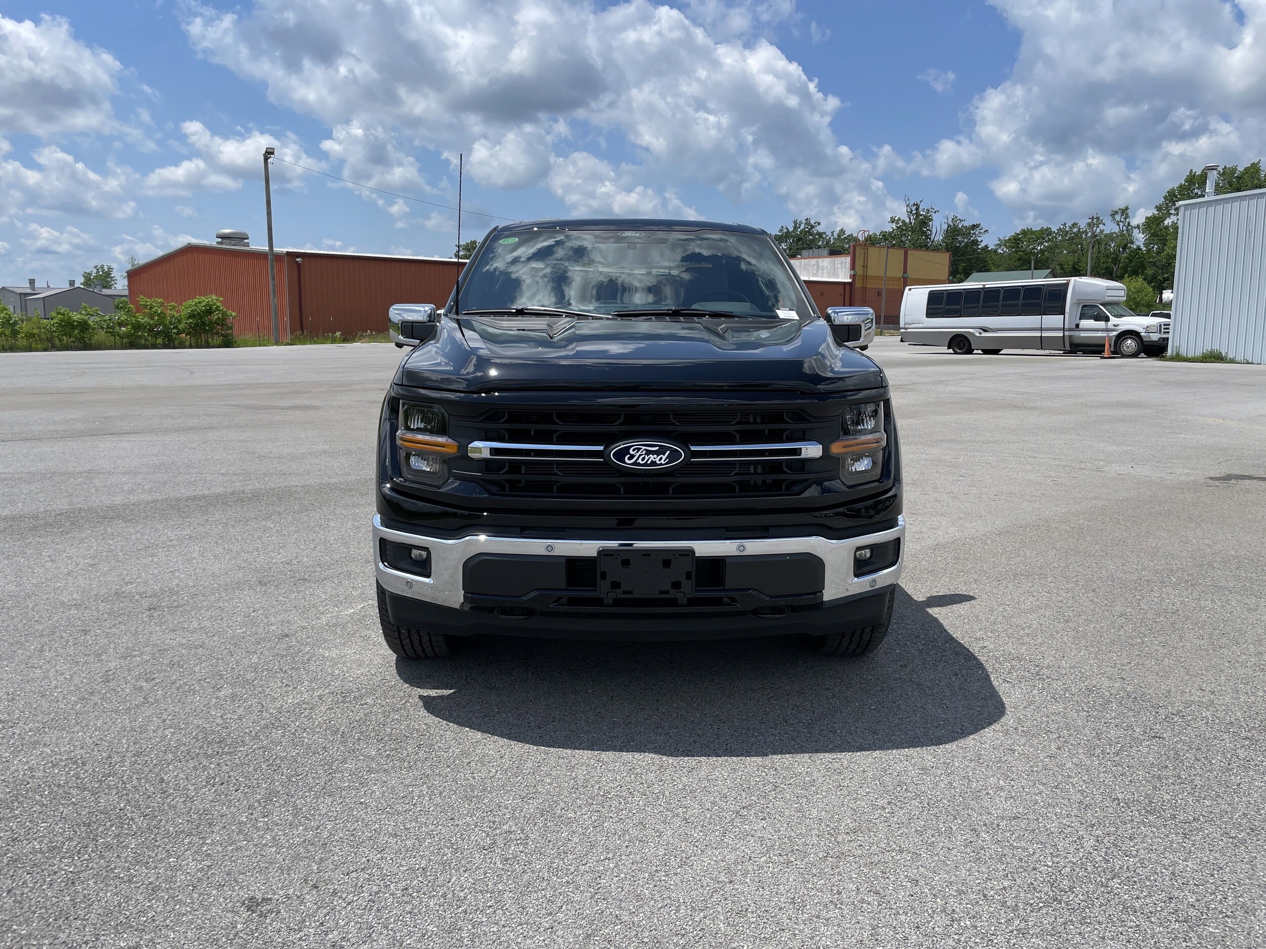 2025 Ford F-150 XLT photo 2