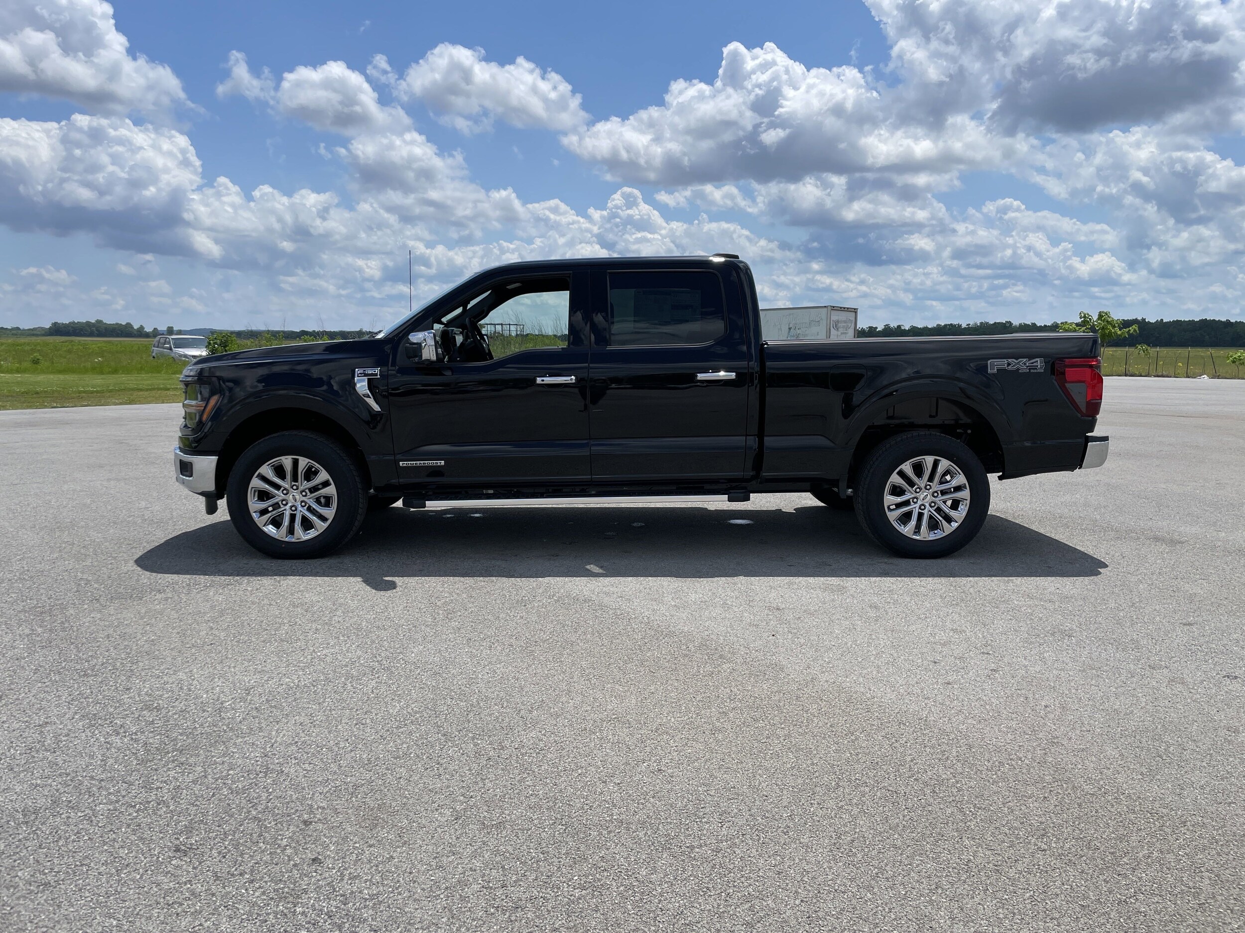 2025 Ford F-150 XLT photo 4