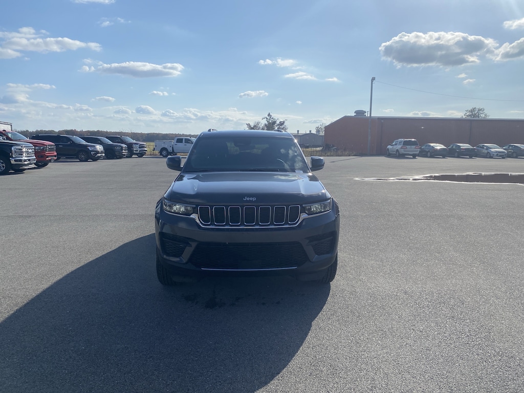 Used 2025 Jeep Grand Cherokee Laredo X 4x4