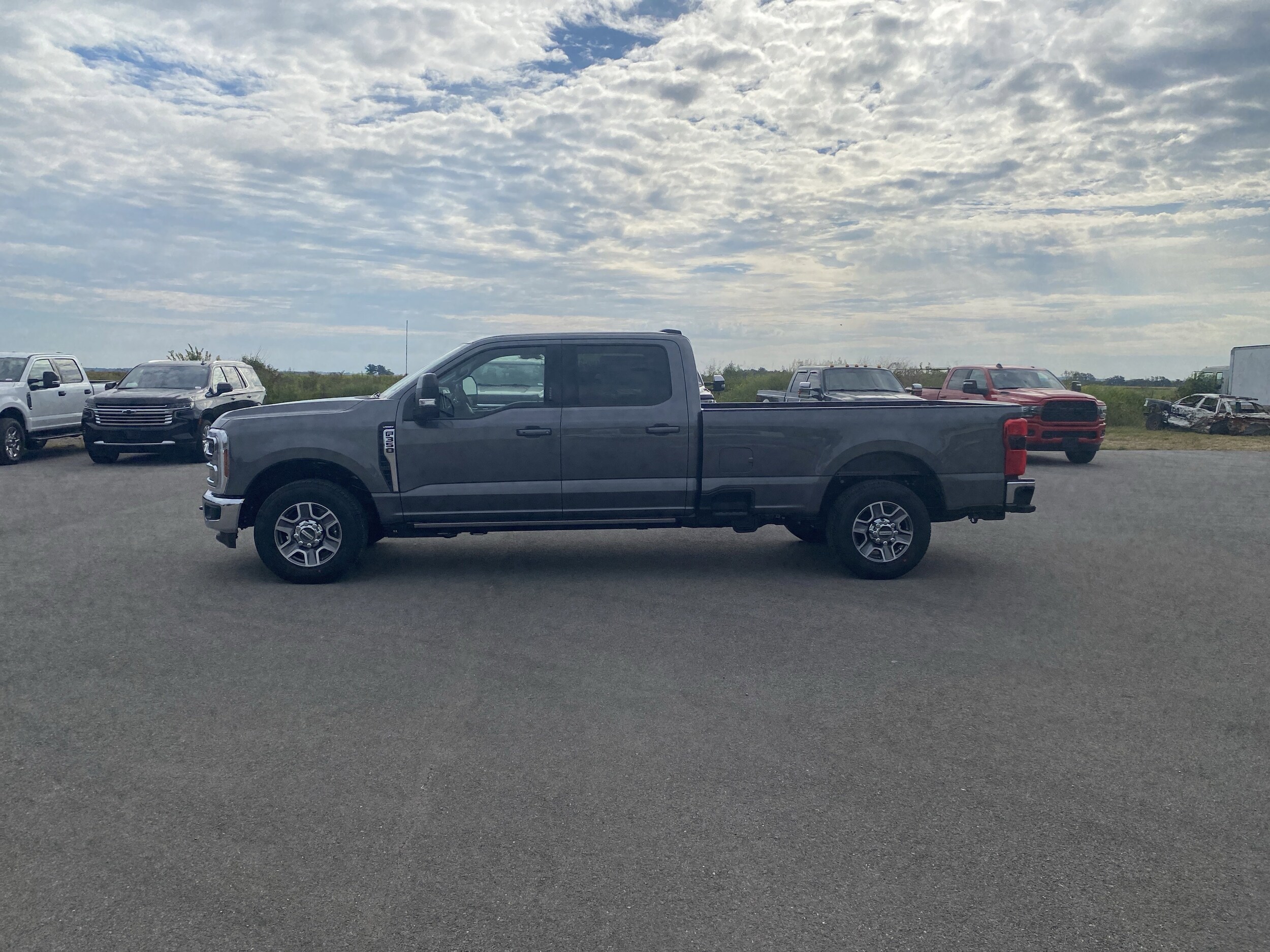 2026 Ford F-350 Lariat XL photo 4