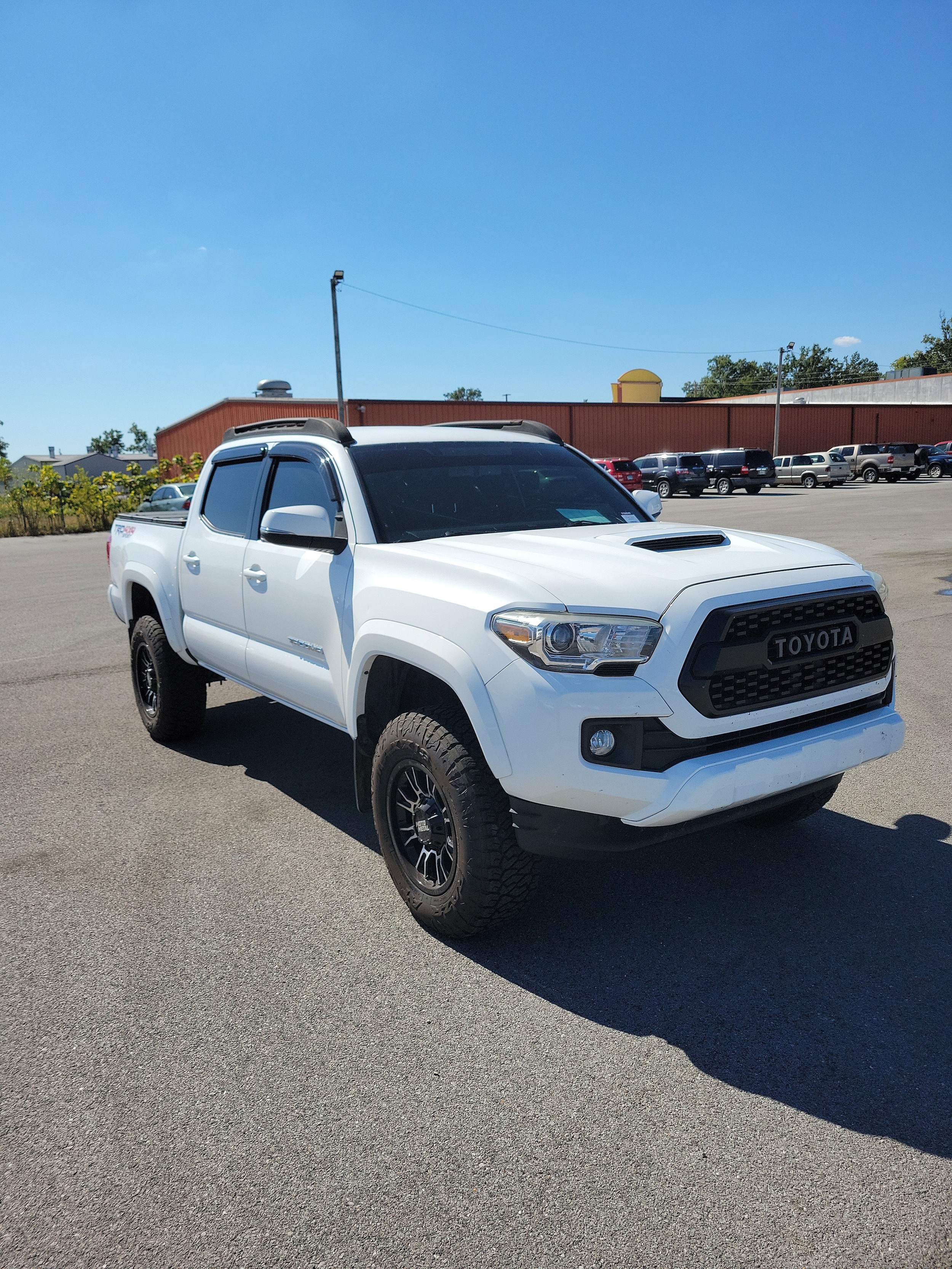 2017 Toyota Tacoma TRD Sport's photo