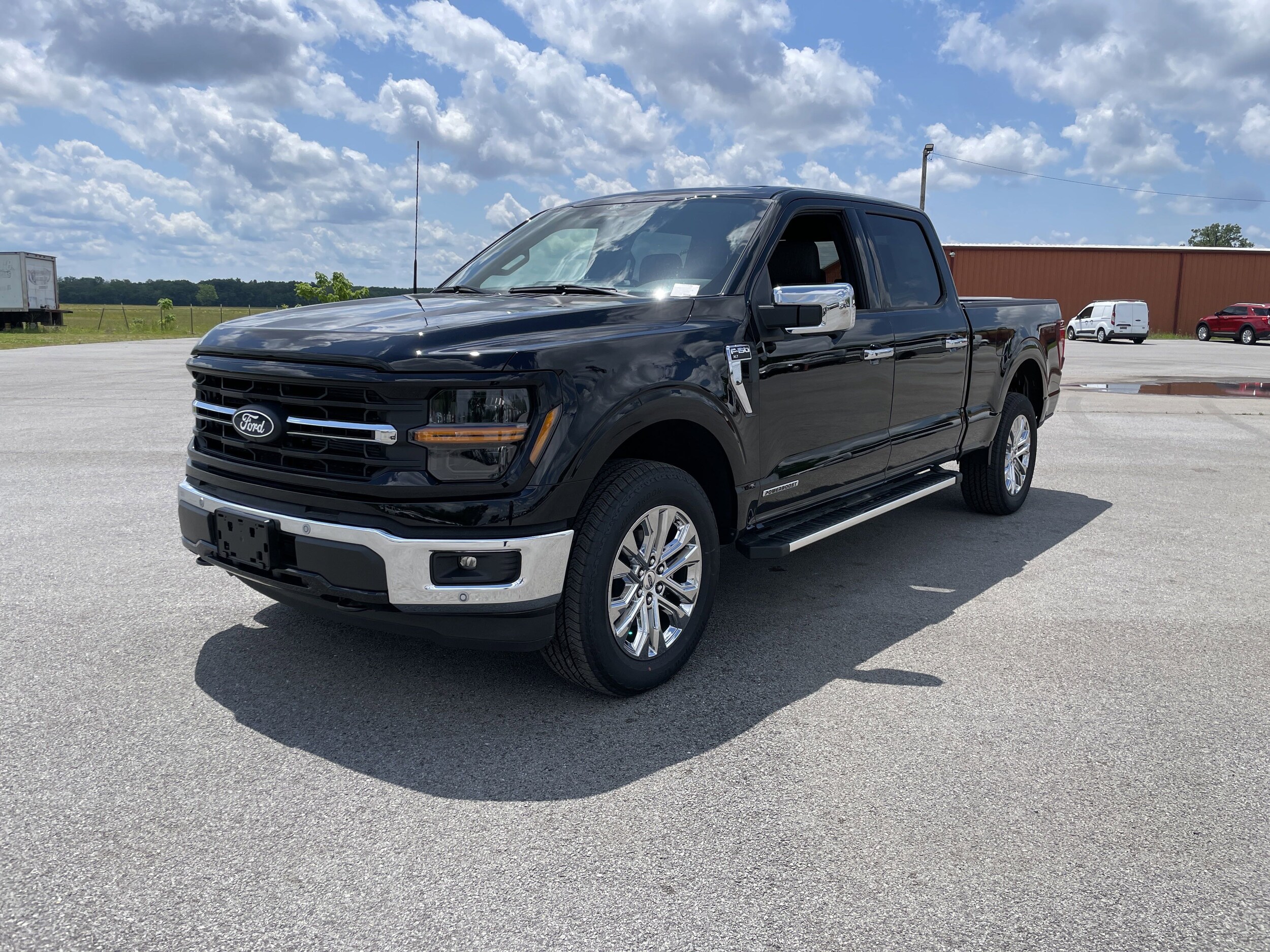 2025 Ford F-150 XLT photo 3
