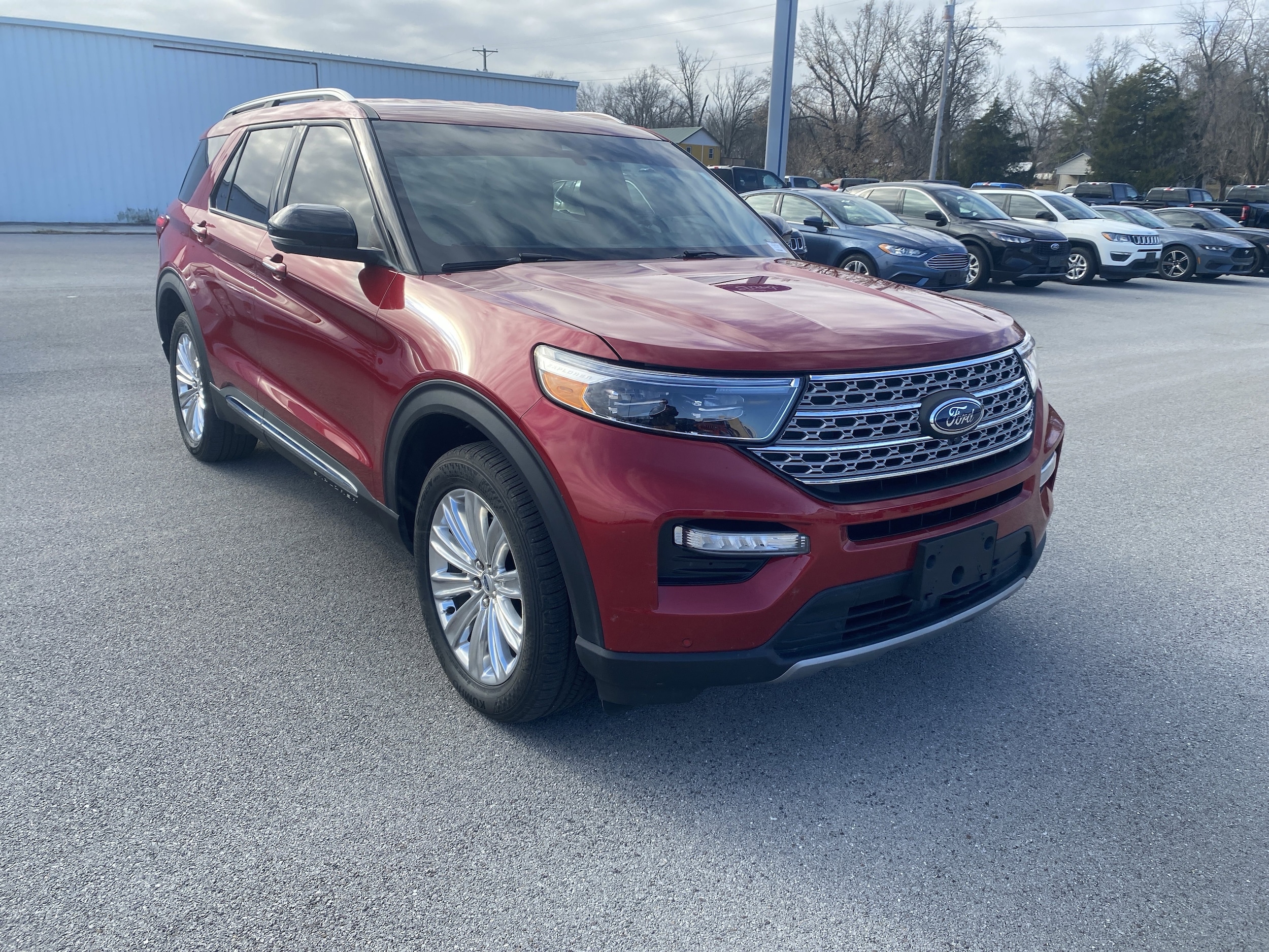 2023 Ford Explorer Limited's photo