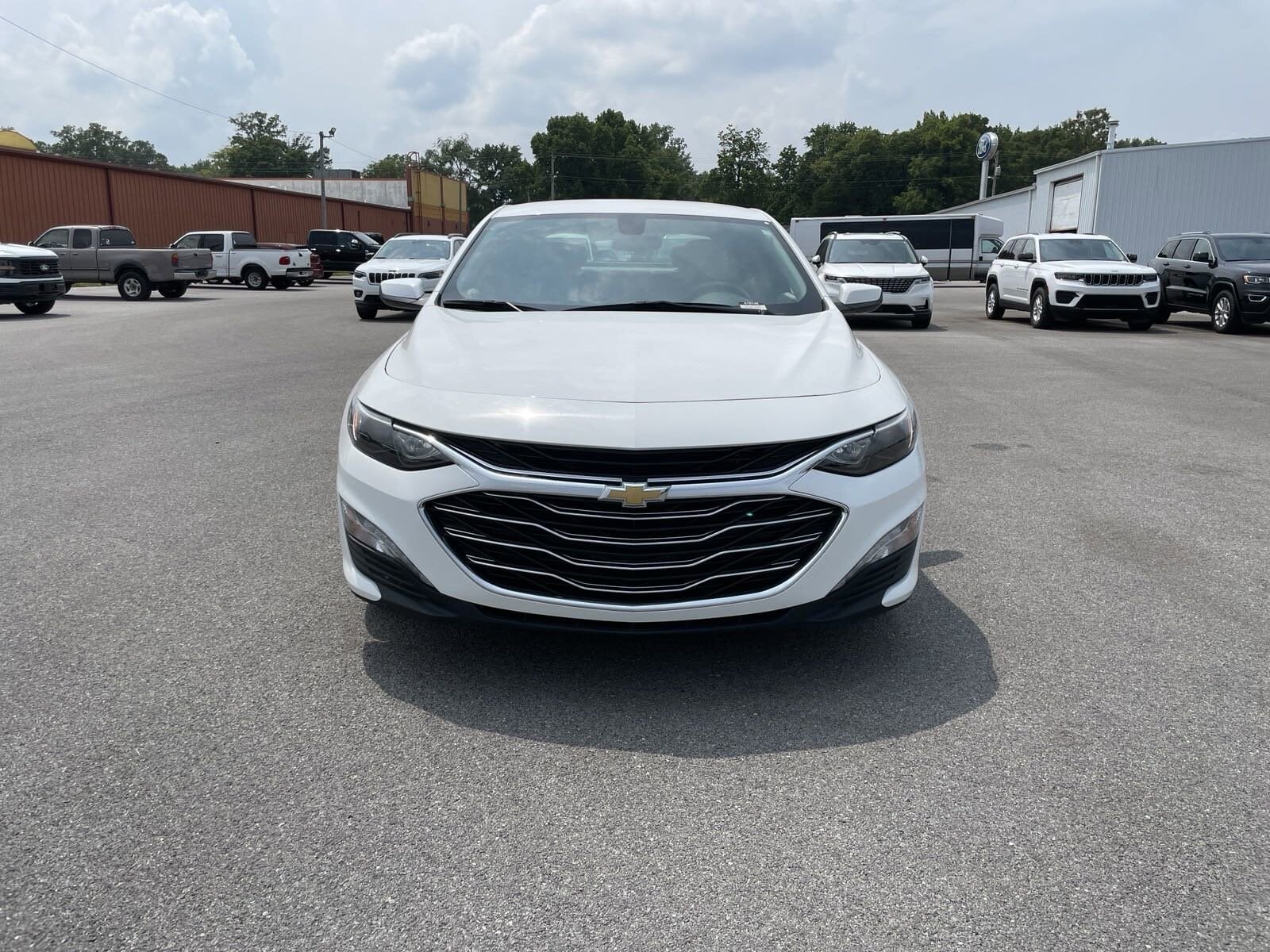 Used 2022 Chevrolet Malibu 1LT with VIN 1G1ZD5ST3NF123384 for sale in Harrisburg, IL