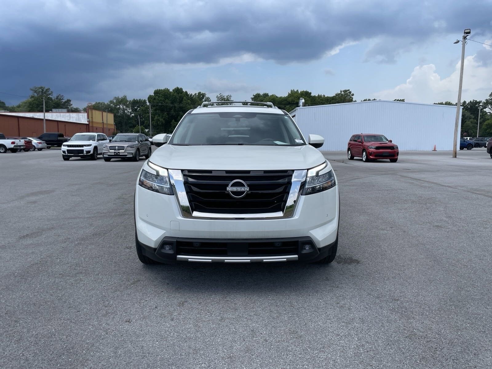 Used 2022 Nissan Pathfinder SL with VIN 5N1DR3CD8NC252099 for sale in Harrisburg, IL