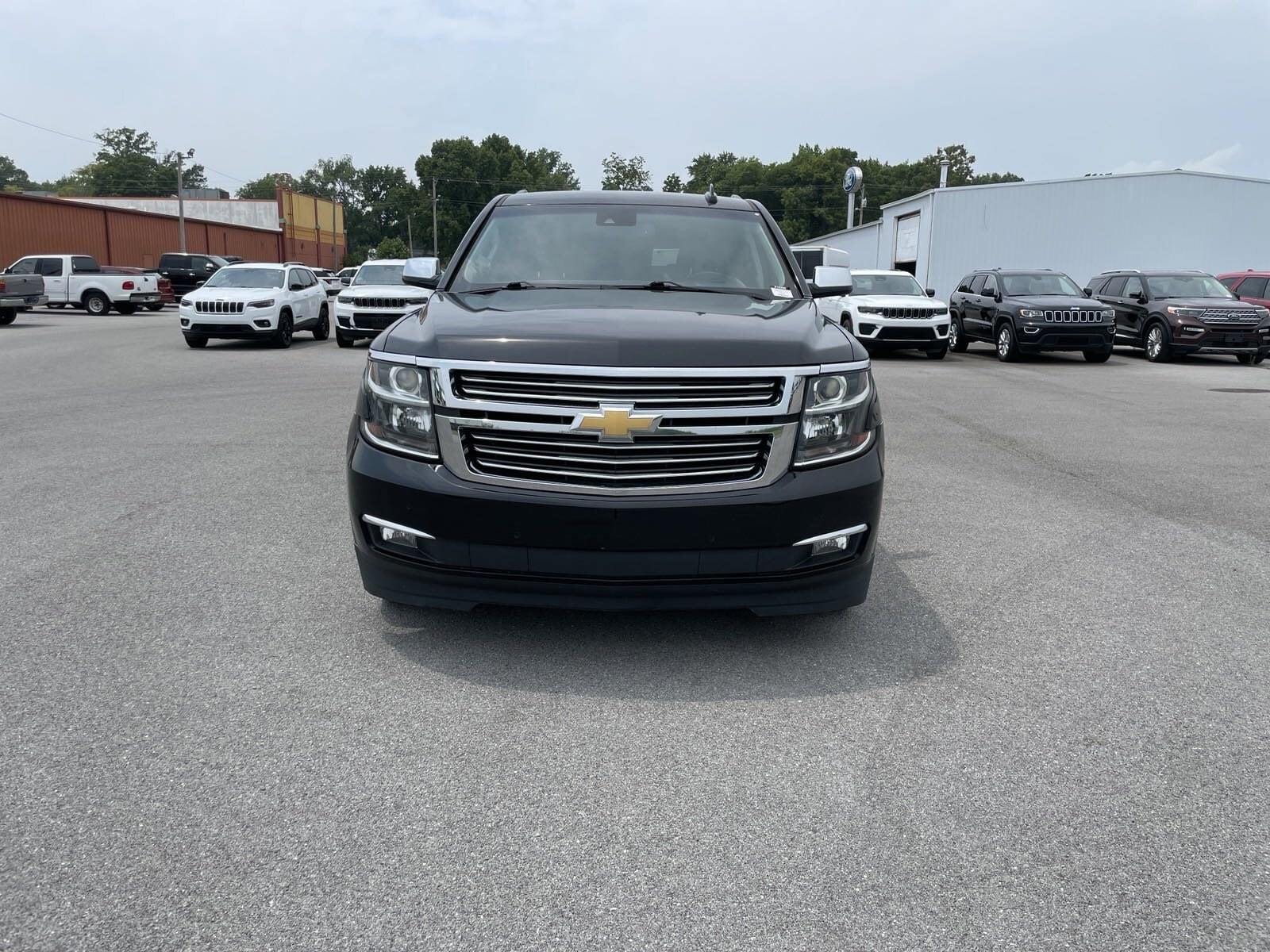 Used 2020 Chevrolet Suburban Premier with VIN 1GNSCJKC9LR203487 for sale in Harrisburg, IL