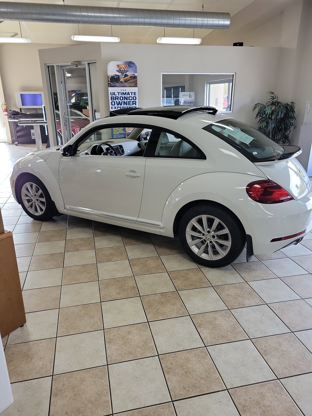Used 2019 Volkswagen Beetle 2.0T SE Hatchback