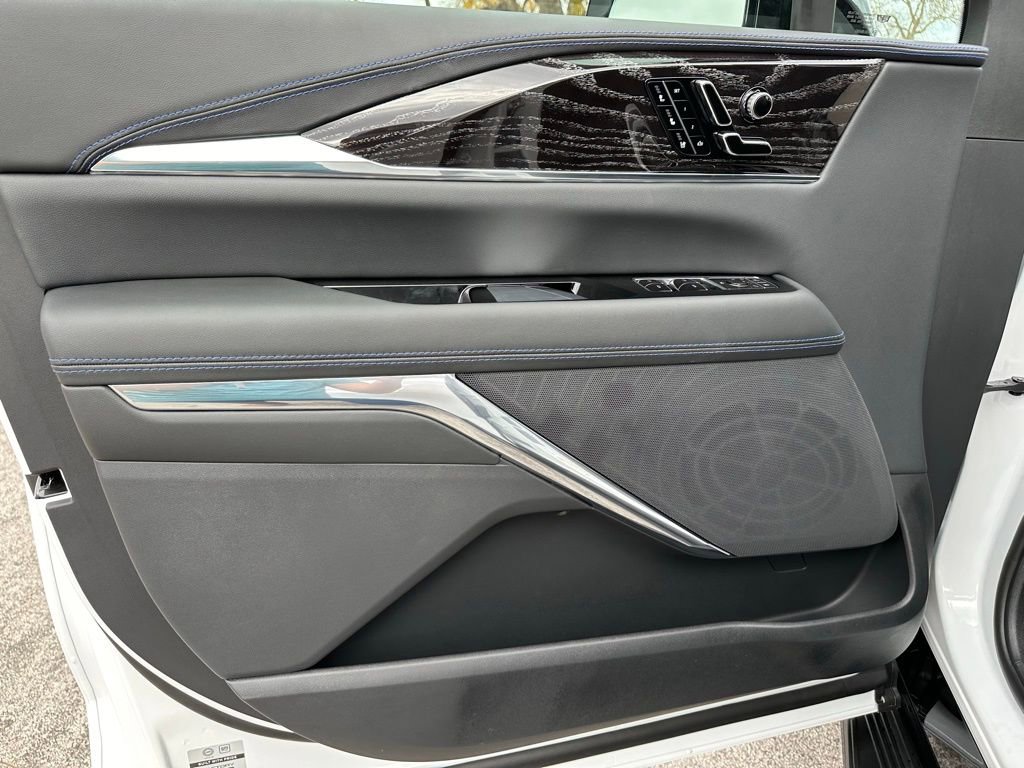 2025 Cadillac Escalade IQ Sport 1 - Photo 34