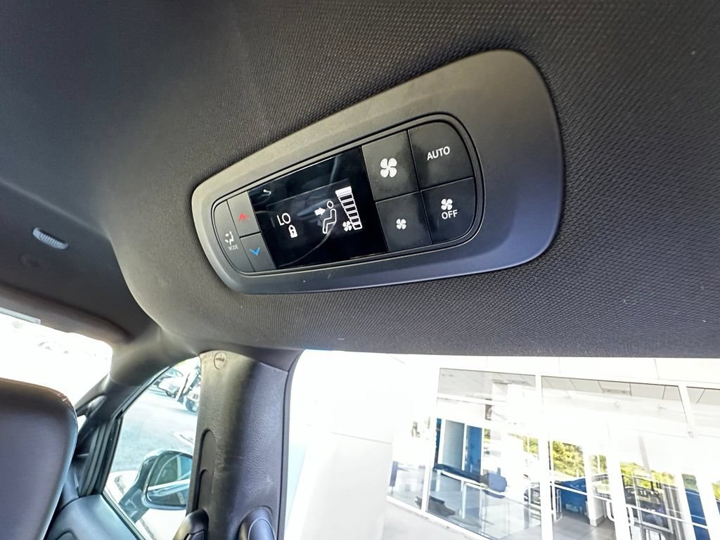 2025 Chrysler Pacifica Select - Photo 46