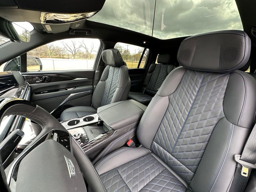 2025 Cadillac Escalade IQ Sport 1 - Photo 23