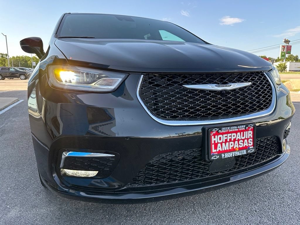 2025 Chrysler Pacifica Select - Photo 8