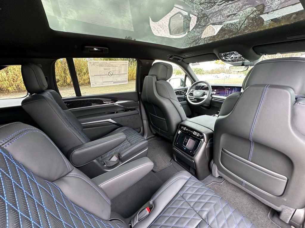 2025 Cadillac Escalade IQ Sport 1 - Photo 26