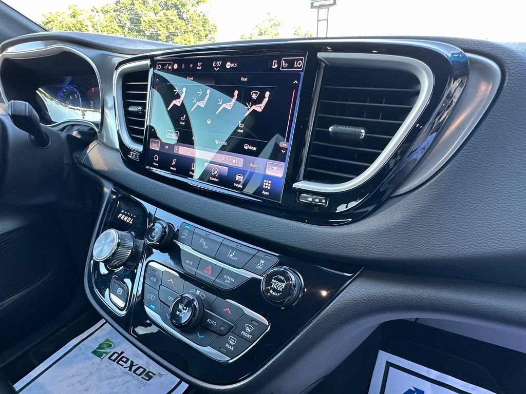 2025 Chrysler Pacifica Select - Photo 13
