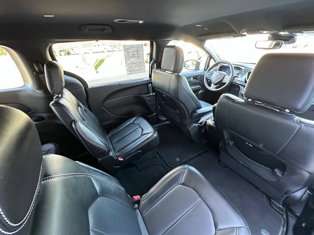 2025 Chrysler Pacifica Select - Photo 27