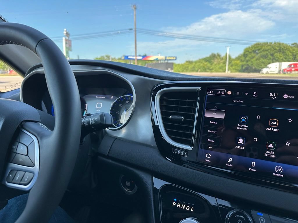 2025 Chrysler Pacifica Select - Photo 42