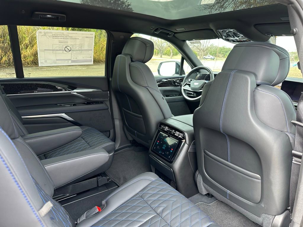 2025 Cadillac Escalade IQ Sport 1 - Photo 33