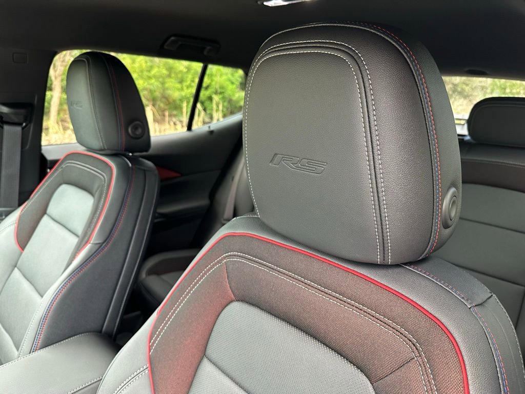 2025 Chevrolet Equinox EV RS - Photo 29