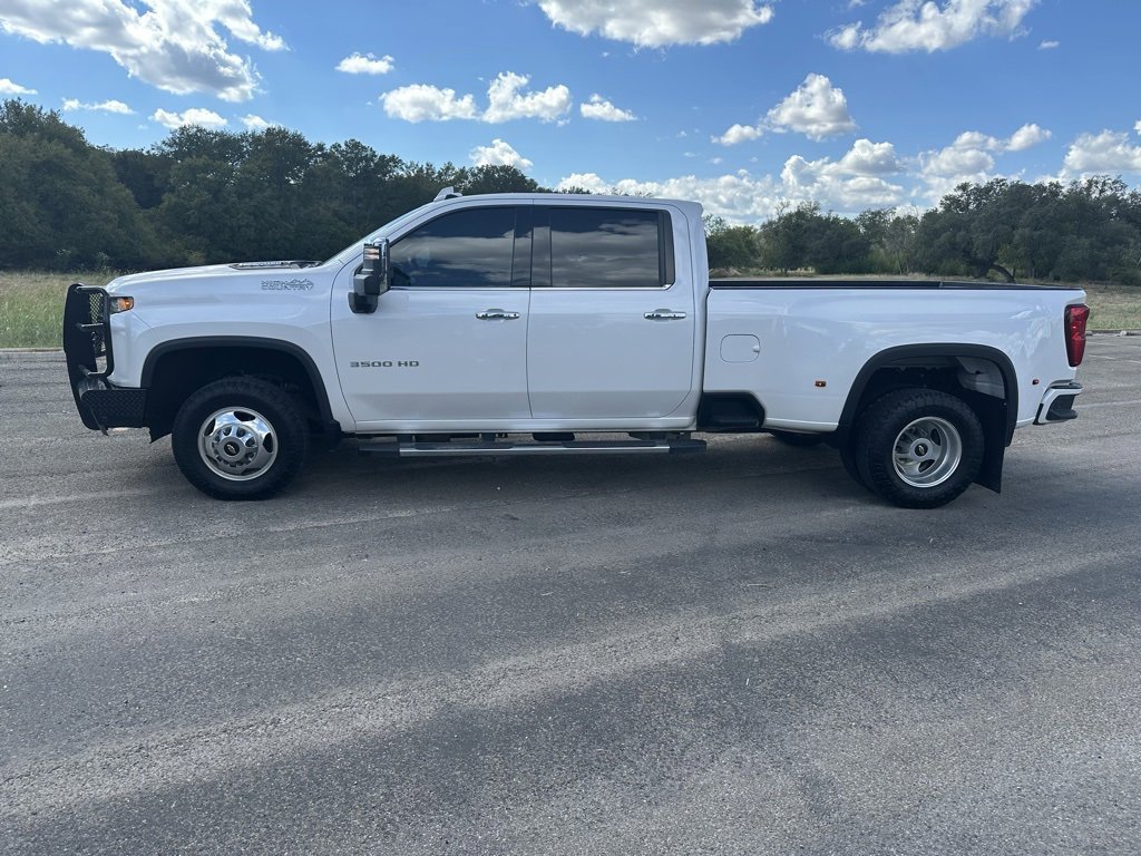 2023 Chevrolet Silverado 3500HD High Country photo 2