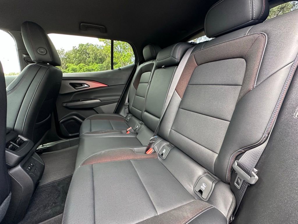 2025 Chevrolet Equinox EV RS - Photo 23