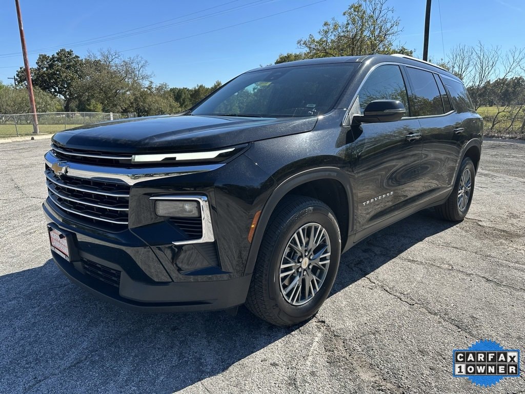 2025 Chevrolet Traverse LT's photo