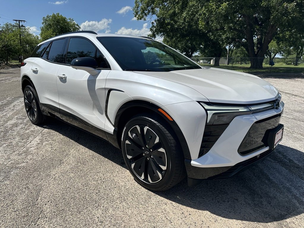 2025 Chevrolet Blazer EV RS photo 4