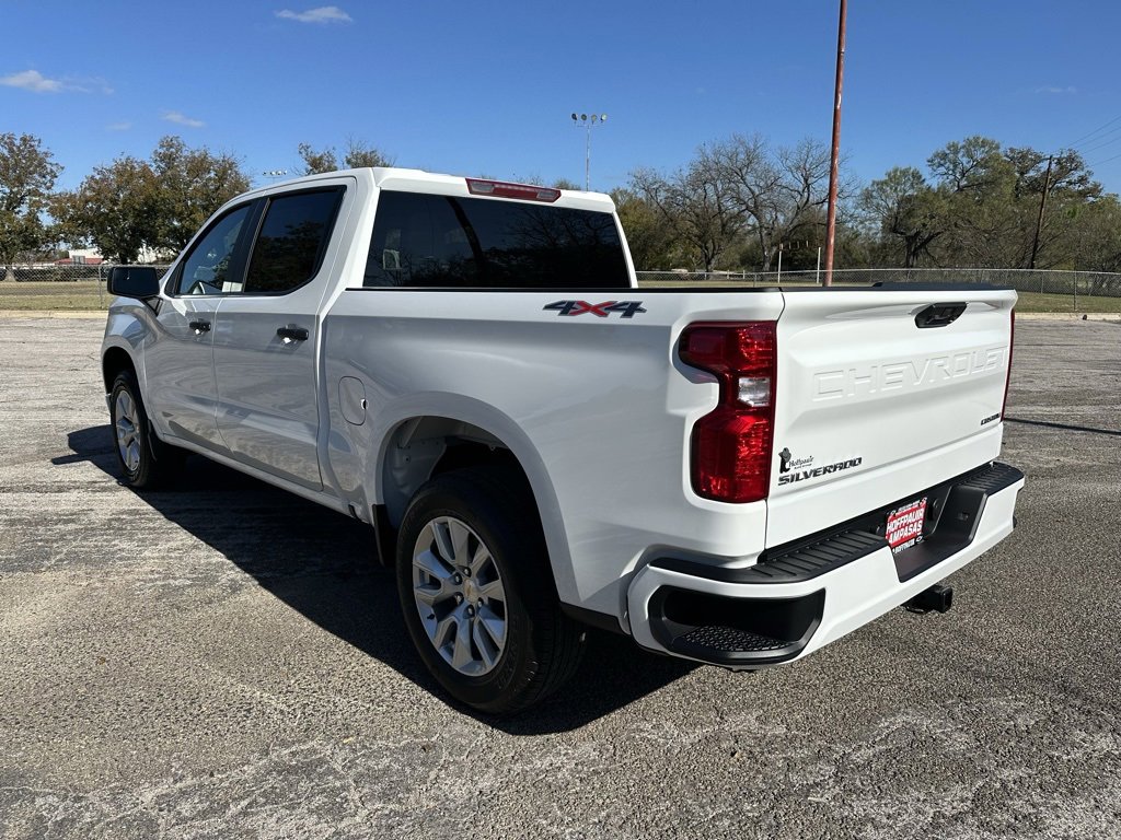 2026 Chevrolet Silverado 1500 Custom photo 3