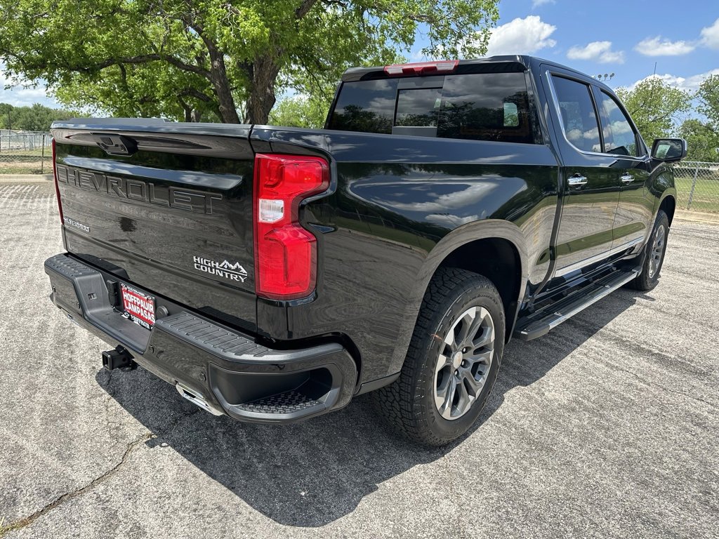 2025 Chevrolet Silverado 1500 High Country photo 3