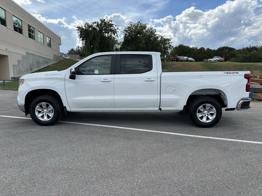 2026 Chevrolet Silverado 1500 LT photo 2