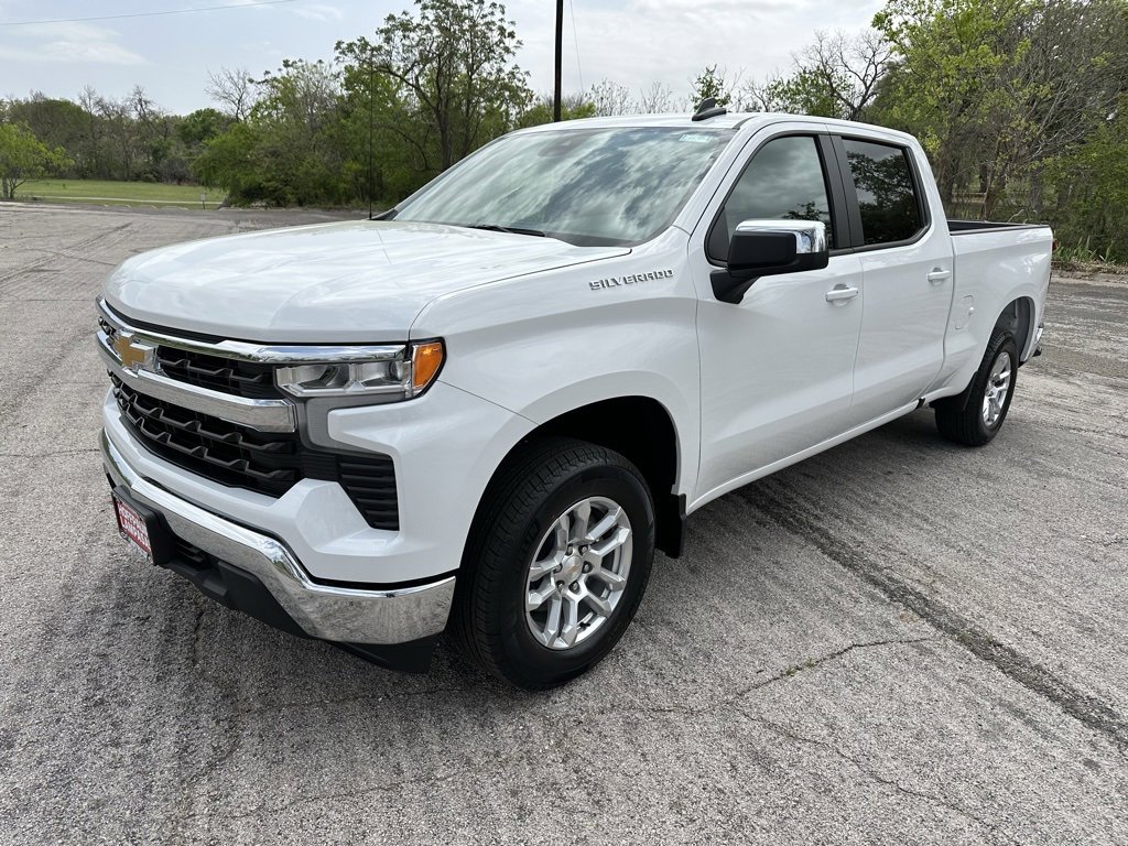 2025 Chevrolet Silverado 1500 LT's photo