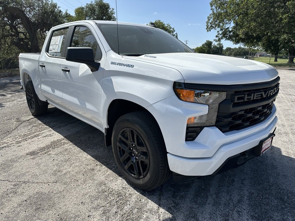 2025 Chevrolet Silverado 1500 Custom photo 4