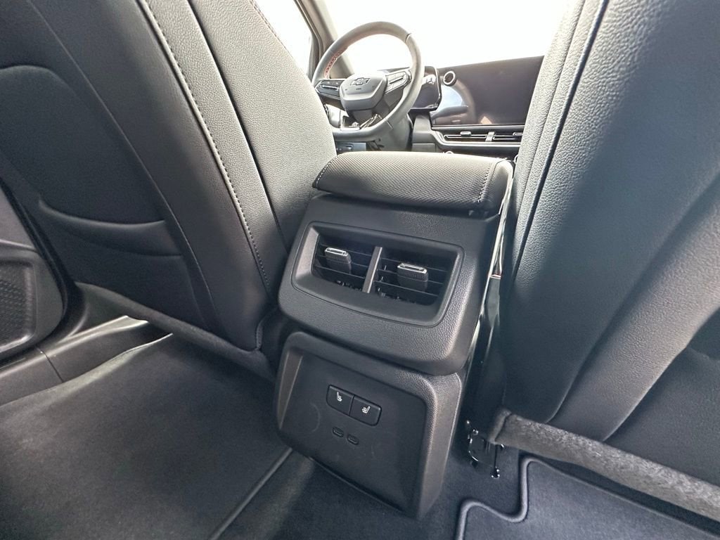 2025 Chevrolet Equinox EV RS - Photo 21