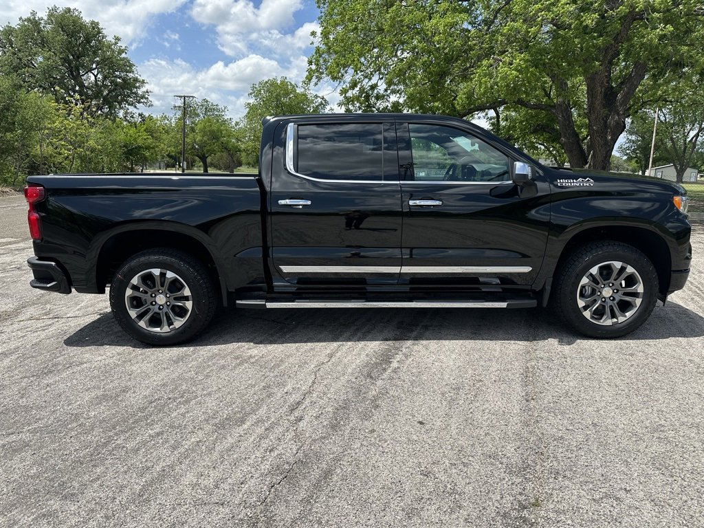 2025 Chevrolet Silverado 1500 High Country photo 4