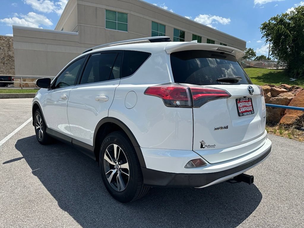 Used 2018 Toyota RAV4 XLE with VIN JTMWFREV6JJ153138 for sale in Lampasas, TX
