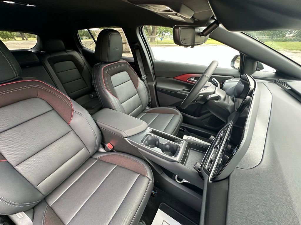 2025 Chevrolet Equinox EV RS - Photo 13