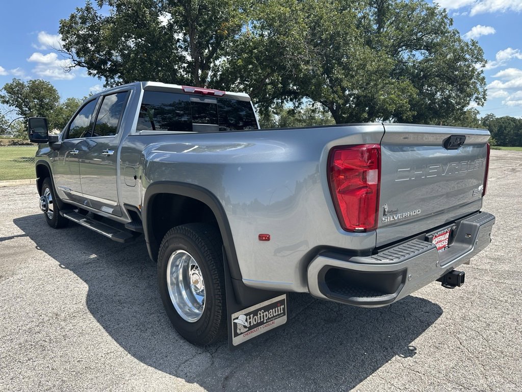2025 Chevrolet Silverado 3500HD High Country photo 3